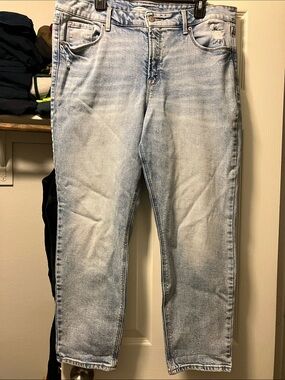 Old Navy Women's Faded Light Blue Straight Leg Jeans